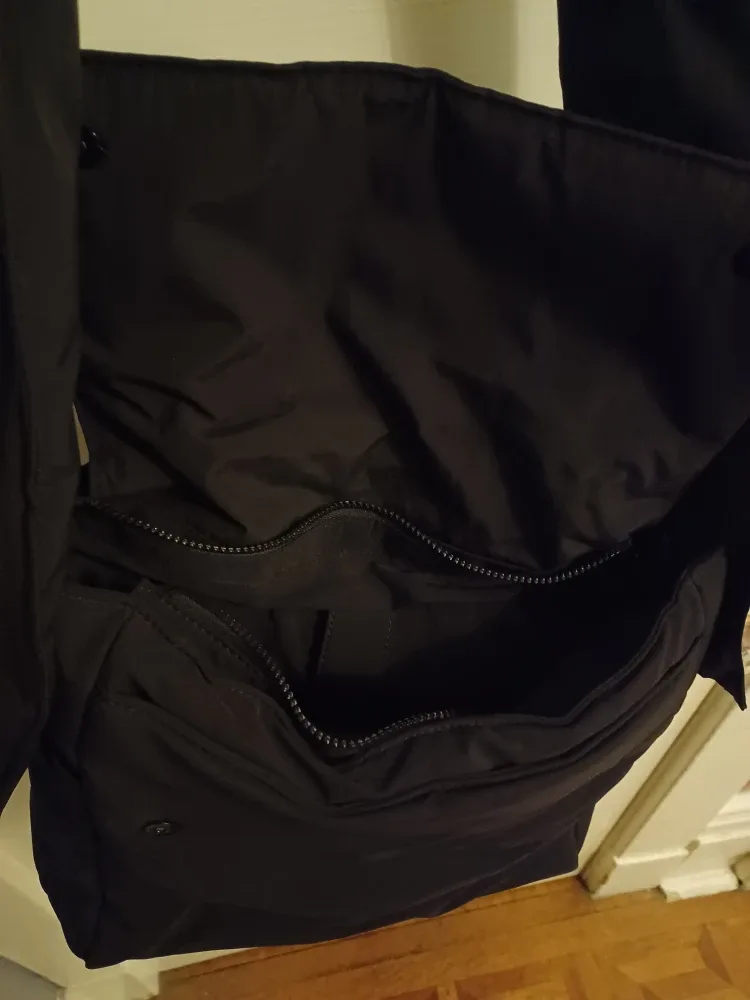 Puffy Black Messenger Bag image indicator(2)