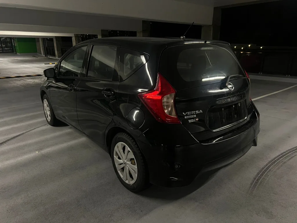Black Nissan Versa Note image indicator(2)