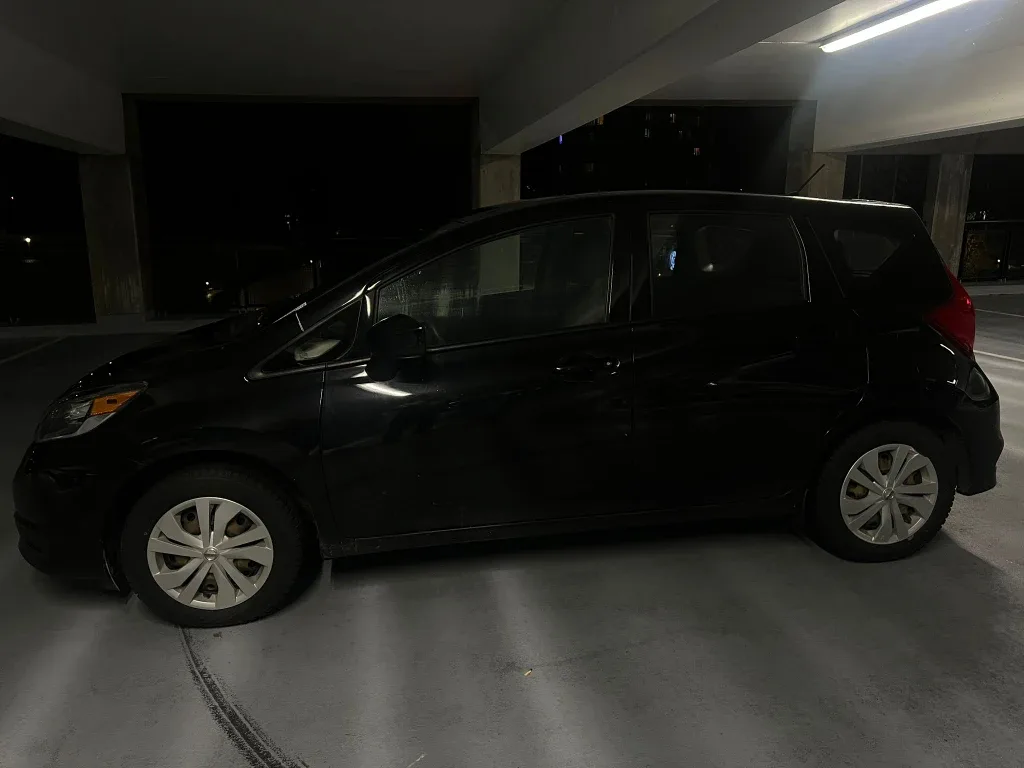 Black Nissan Versa Note image indicator(7)