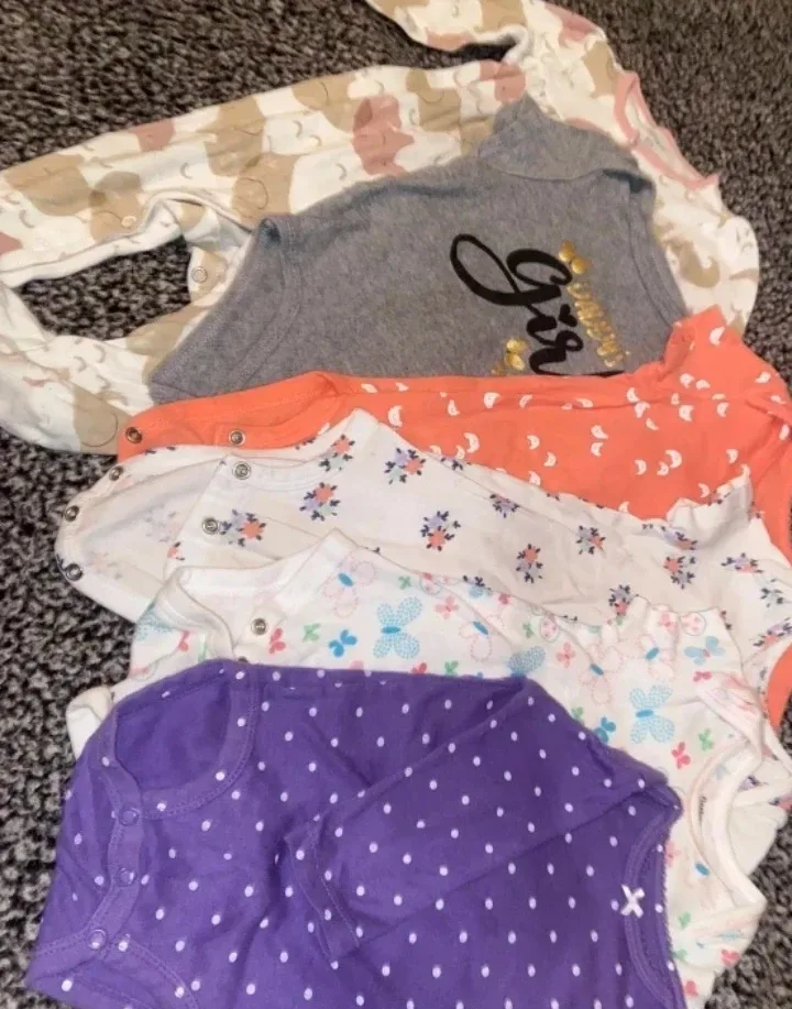 Mixed Baby Clothes Bundle image indicator(5)