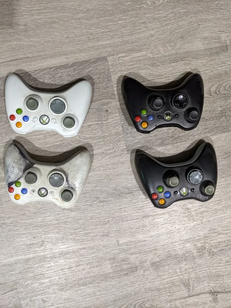 Bulk games including Xbox 360 and PS4 games image indicator(4)