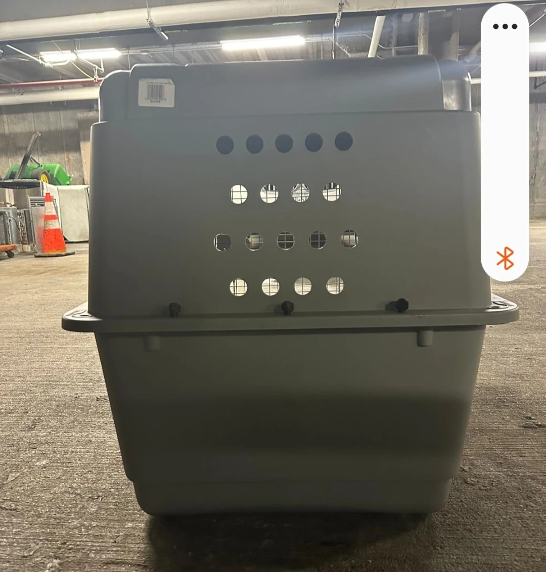 Gray Pet Carrier kennel. - photo 3