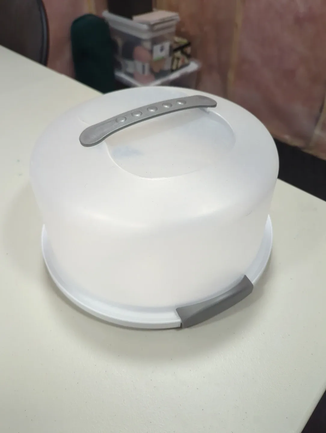 Cake Carrier with Lid