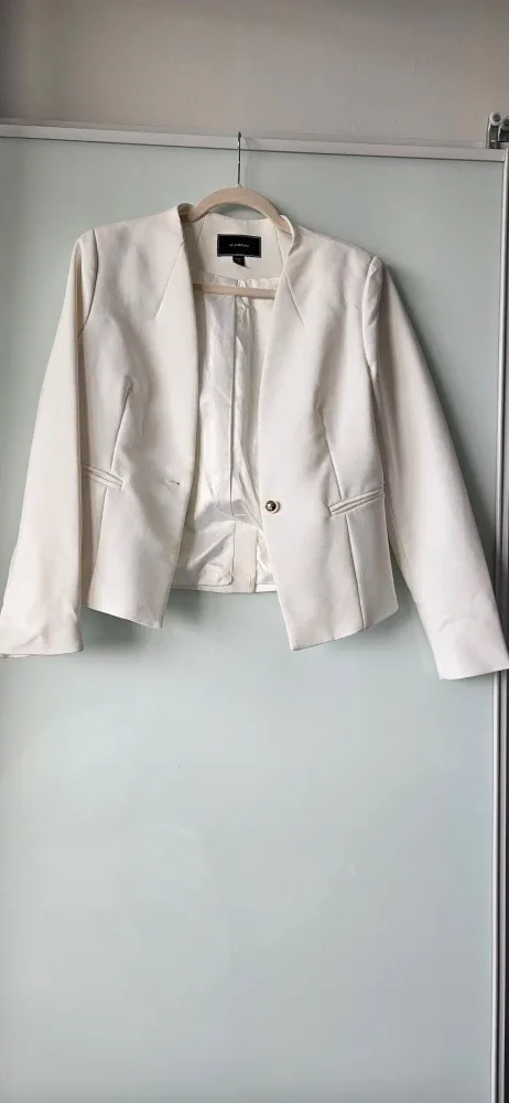 Le Chateau White Blazer - Size M