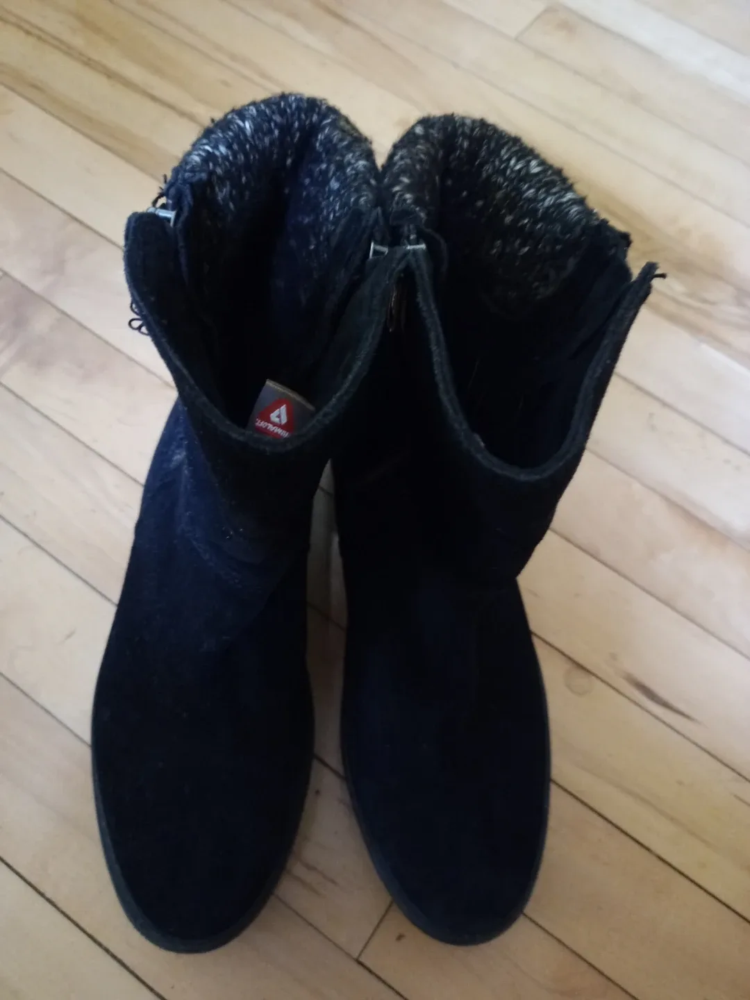 Ladies Cougar Black Suede Winter Boots - Size 8