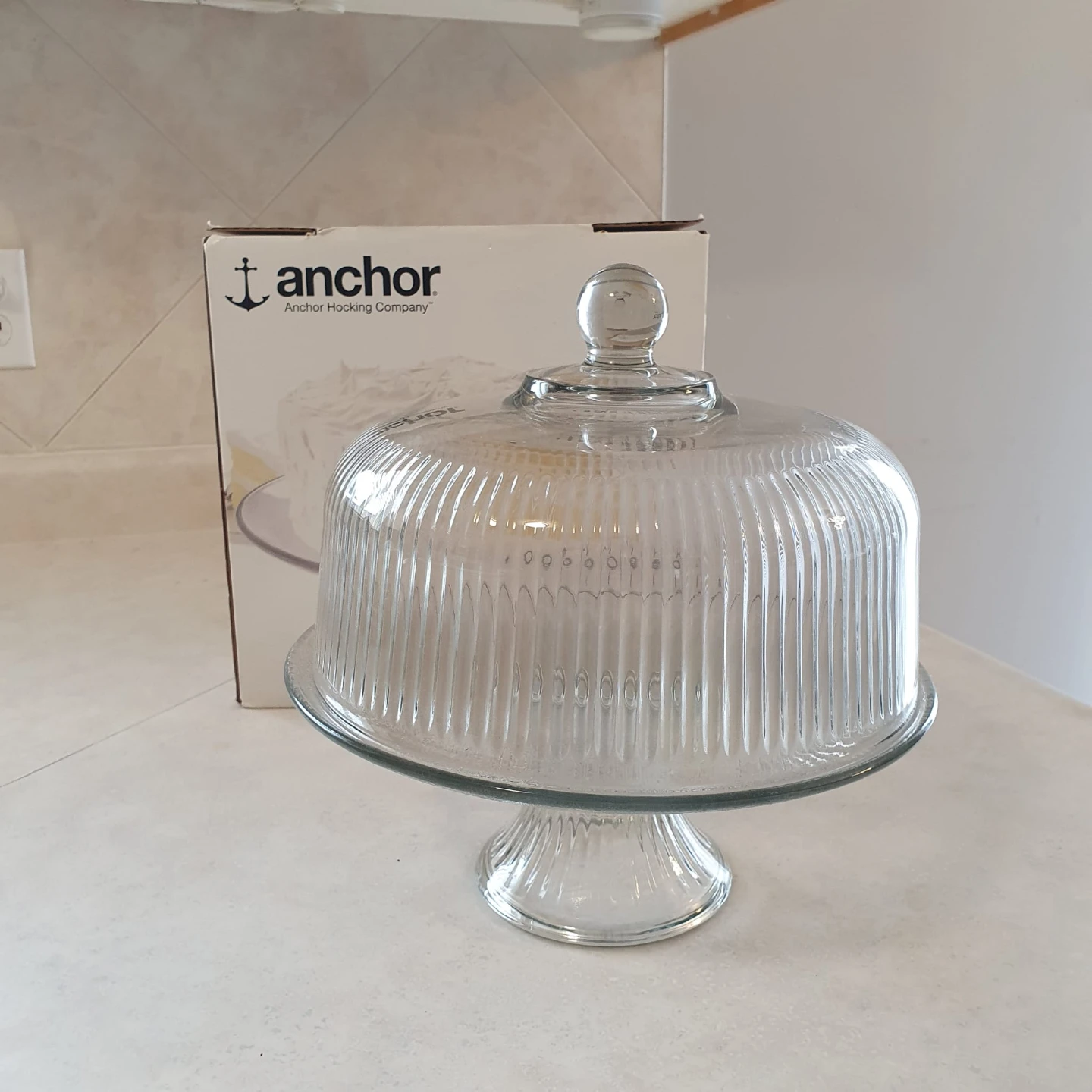 Anchor Hocking Cake Stand with Lid