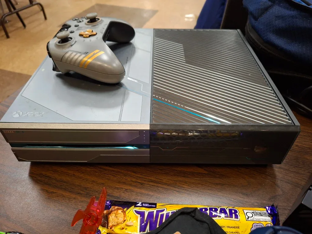 Xbox One Limited Edition Halo 5 Console