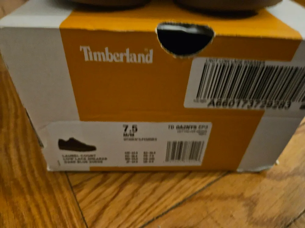 Timberland Women's dark blue suede sneakers. image indicator(2)