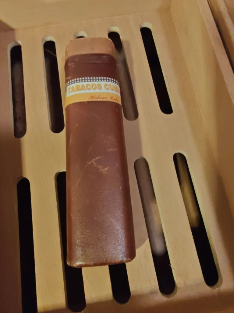 Tabacos Cuban Havana Cigar Case image indicator(3)
