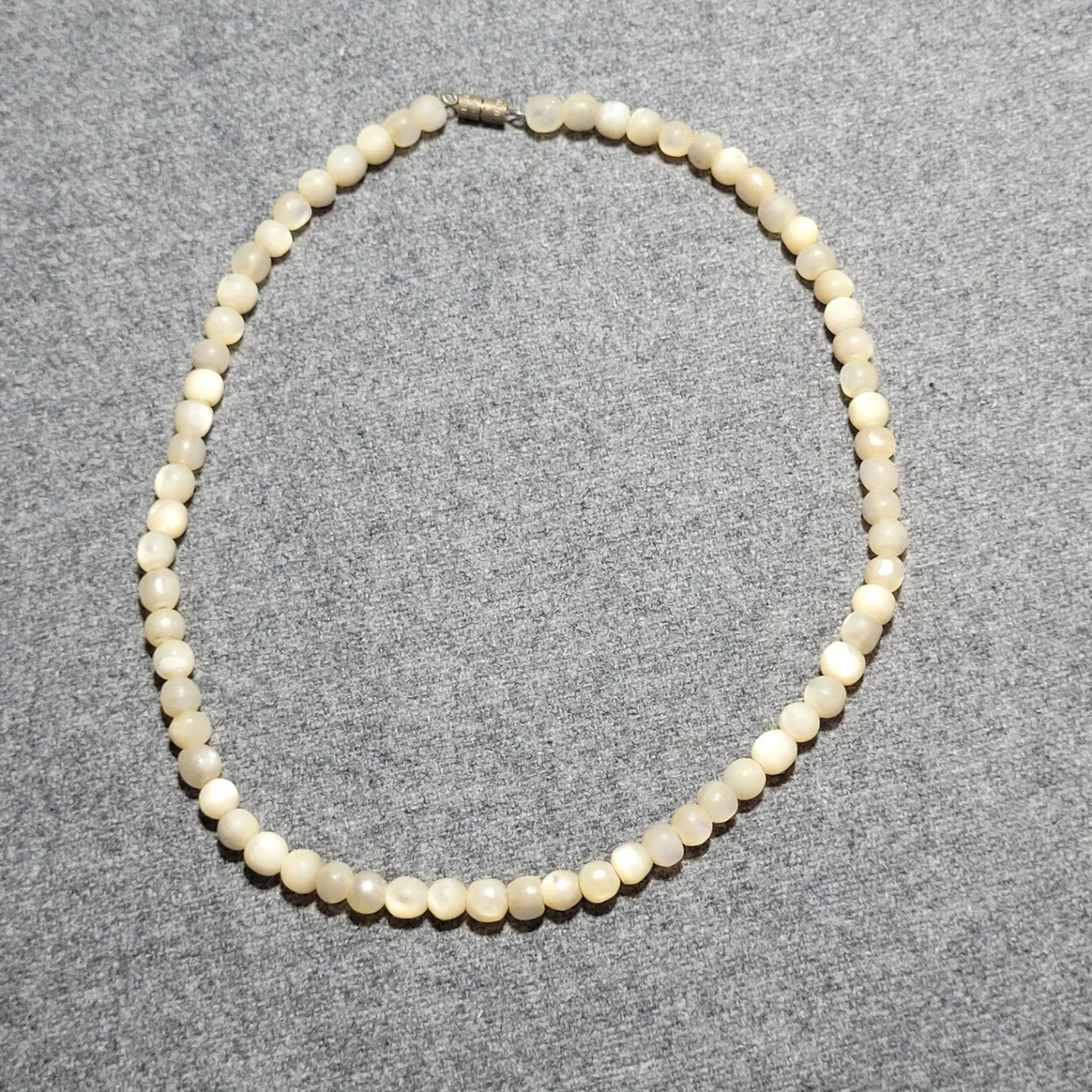 14" Vintage Stone Necklace Excellent Vintage Condition image indicator(3)