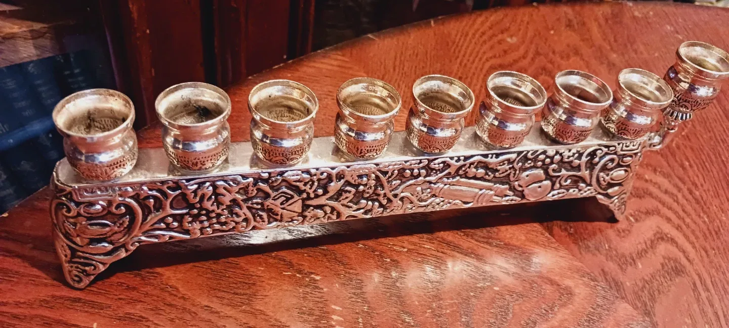 Beautiful Judaica Silver Plated Hanukkah Menorah image indicator(2)