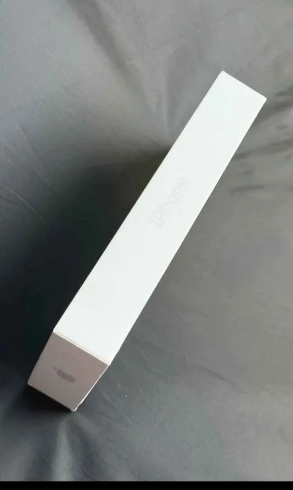 New iPhone in Box image indicator(2)