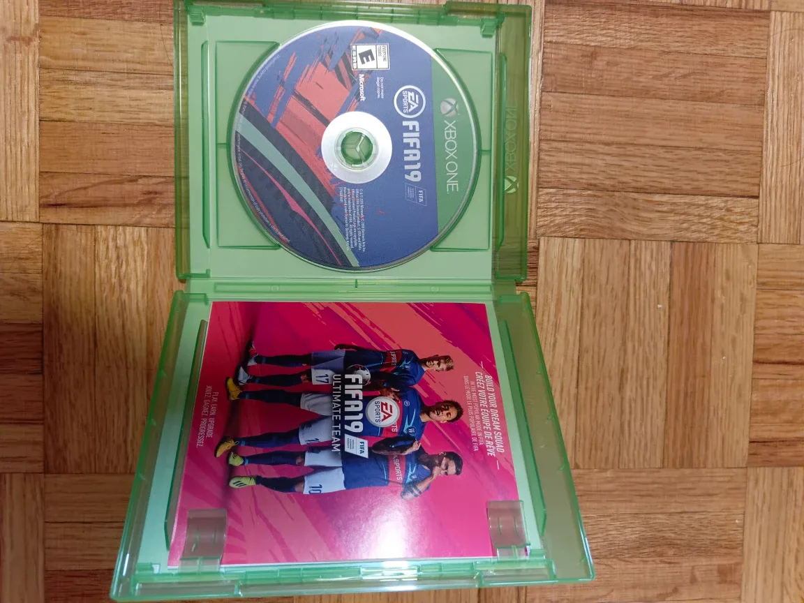 FIFA Xbox Games Bundle image indicator(3)