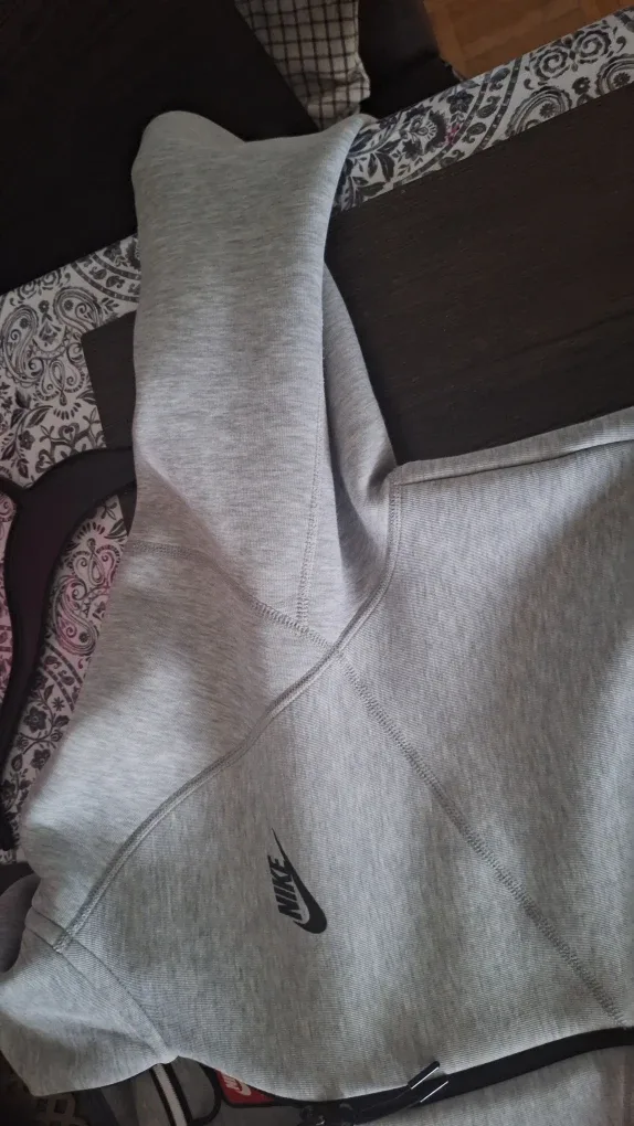 Nike Tech Fleece Full-Zip Hoodie, Grey image indicator(6)