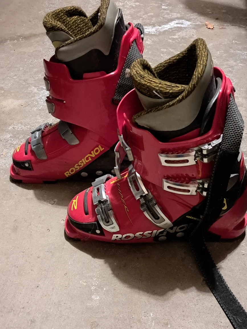 Selling Rossignol ski boots and skates - photo 2