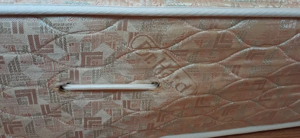 Beautyrest Mattress Split KingSize Set + Used Mattress image indicator(6)