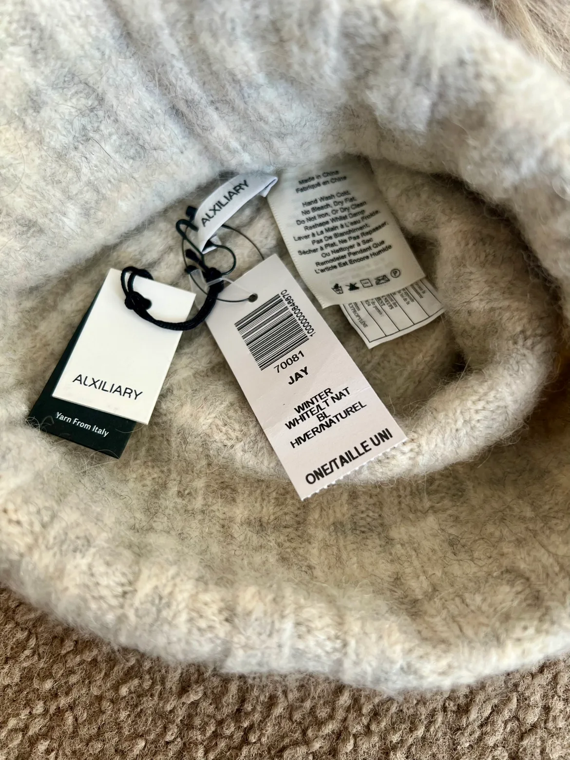 Aritzia Pom Beanie image indicator(5)