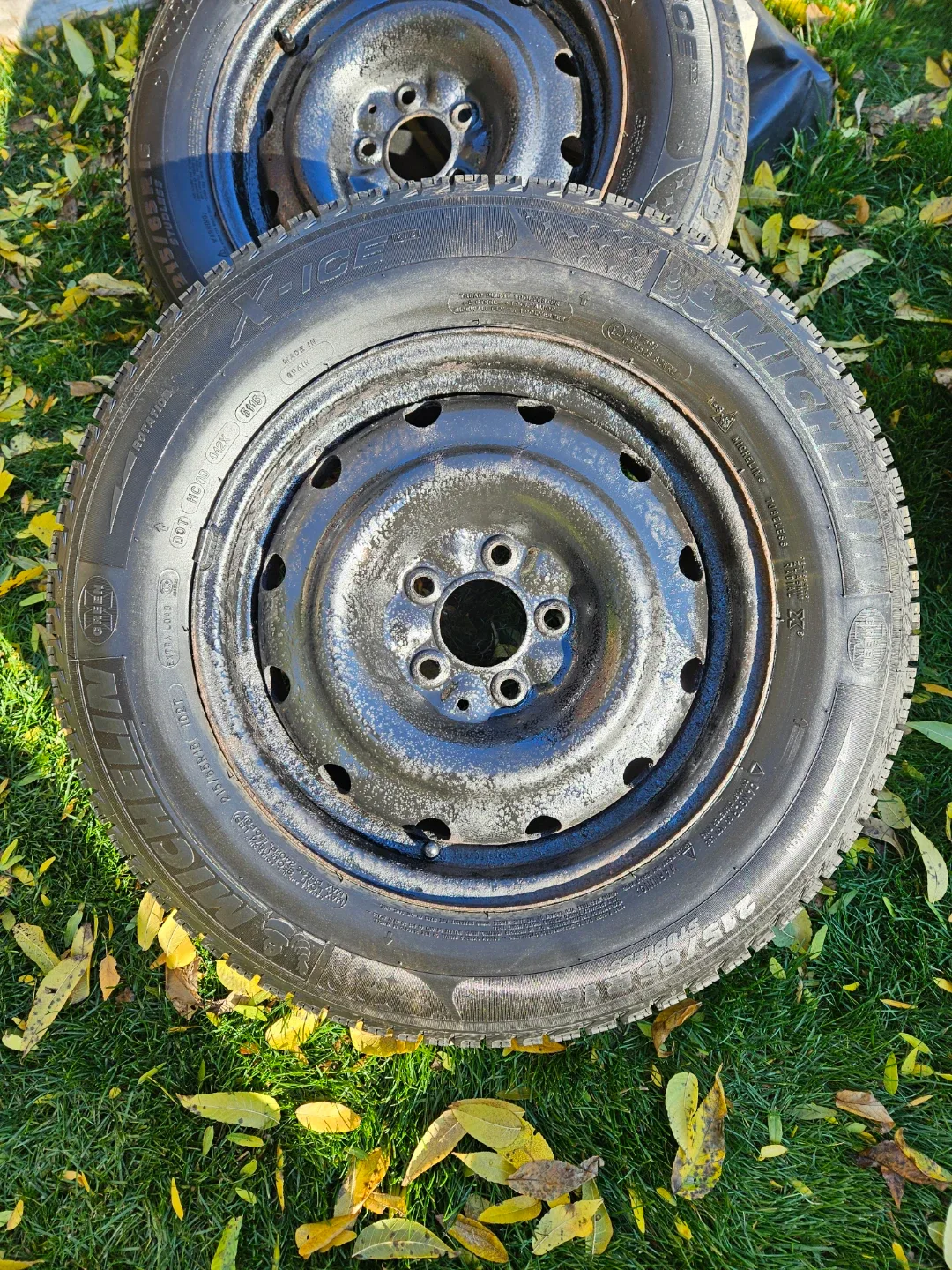 215/65R16, 5 x 114.3 Michelin X-Ice winter tires and rims image indicator(5)