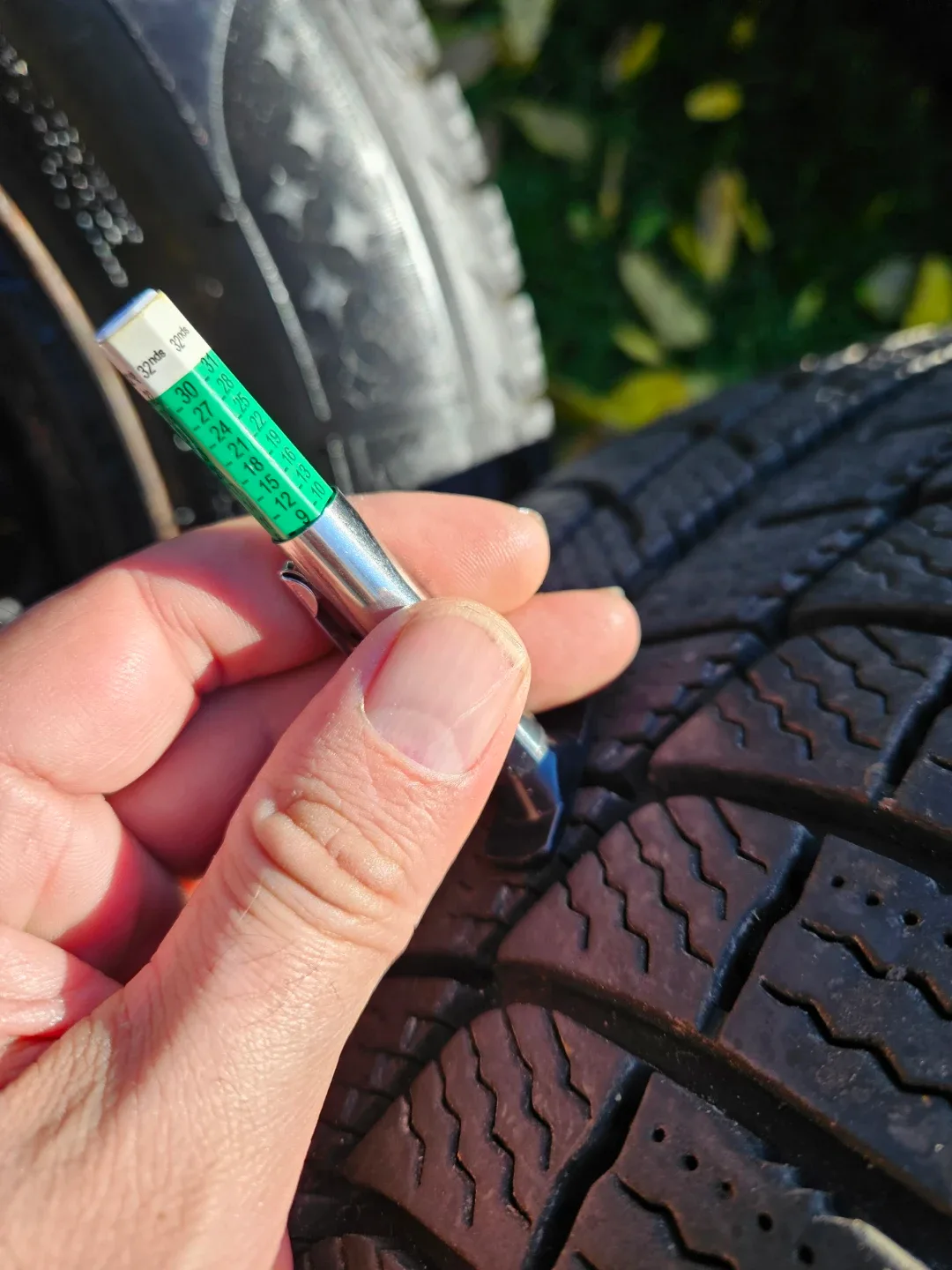 215/65R16, 5 x 114.3 Michelin X-Ice winter tires and rims image indicator(6)