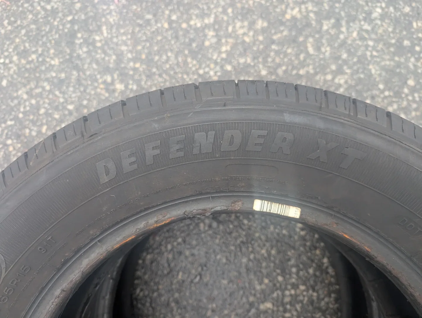 Michelin Defender XT 195/65R15 Tires (Two Tires) image indicator(2)