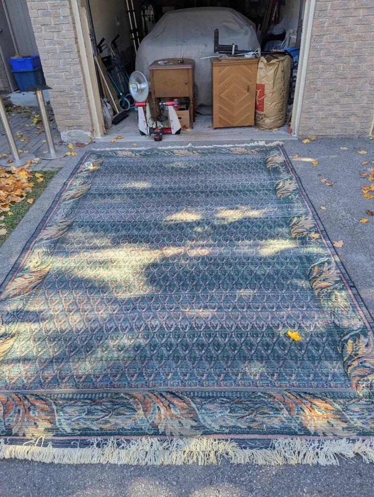Area Rug with Floral Border image indicator(5)