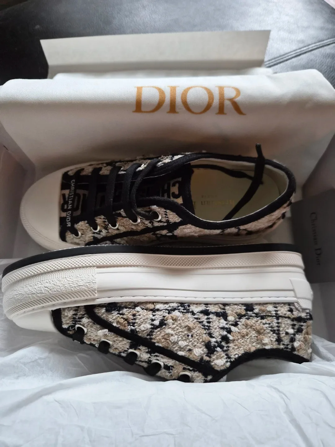 Dior Walk N Dior Oblique Embroidered Sneakers - Size 35 image indicator(3)