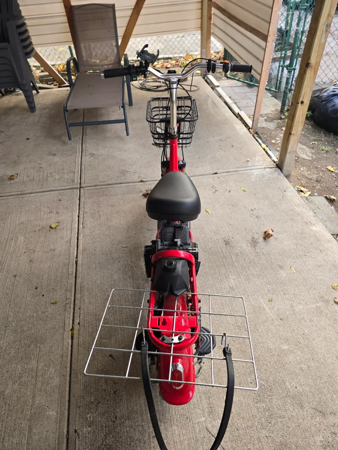 Red gaz Scooter with Basket