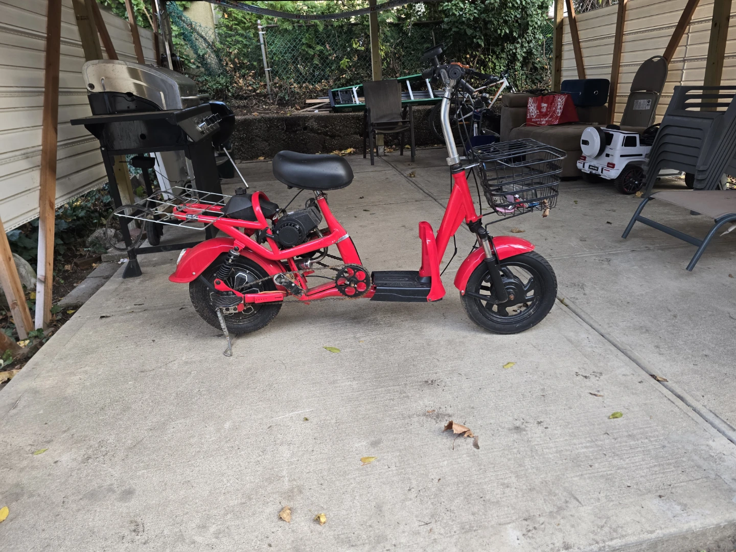 Red gaz/electric Scooter with Basket - photo 3