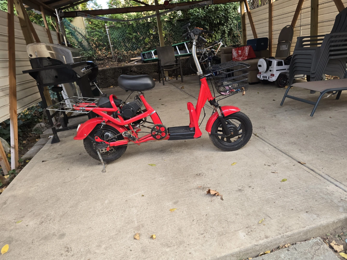 Red gaz/electric Scooter with Basket - photo 4