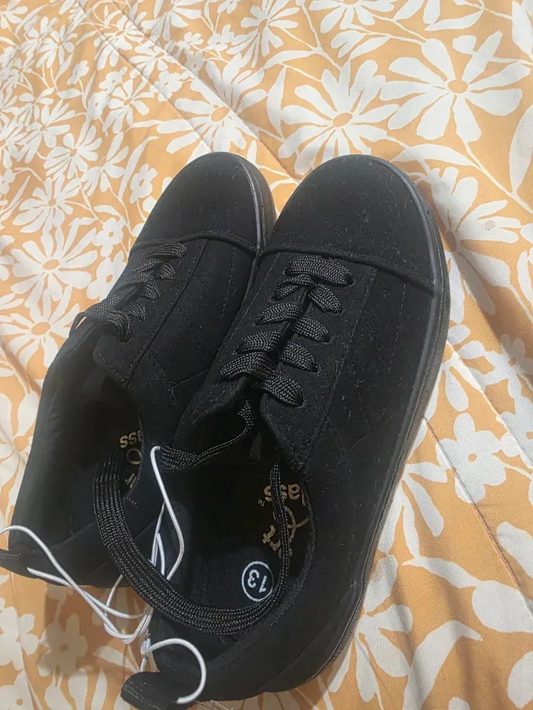 New Art Class  Black Sneakers - Size 13