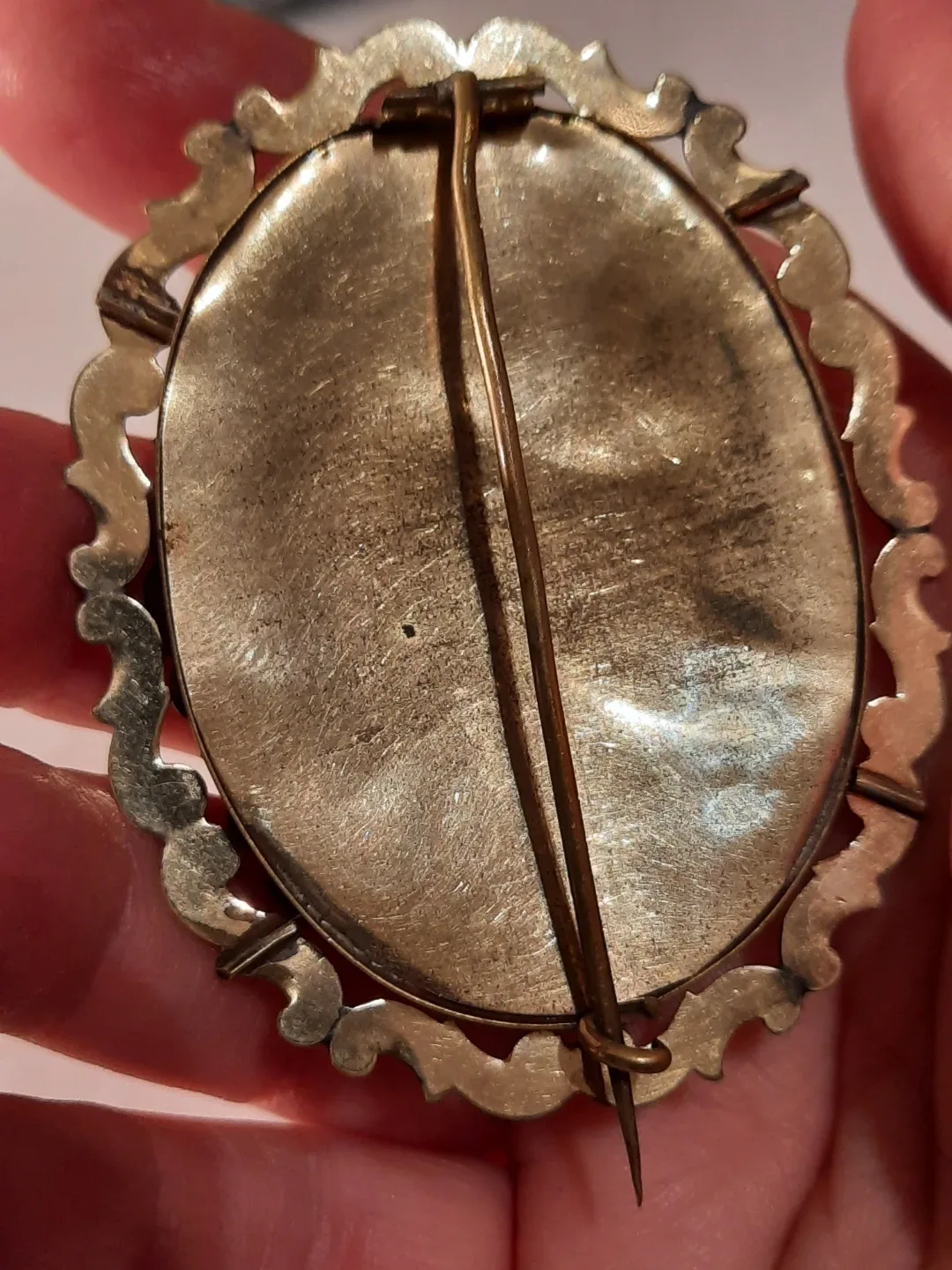 Antique gold 12k gf Victorian Hair Art Brooch image indicator(8)