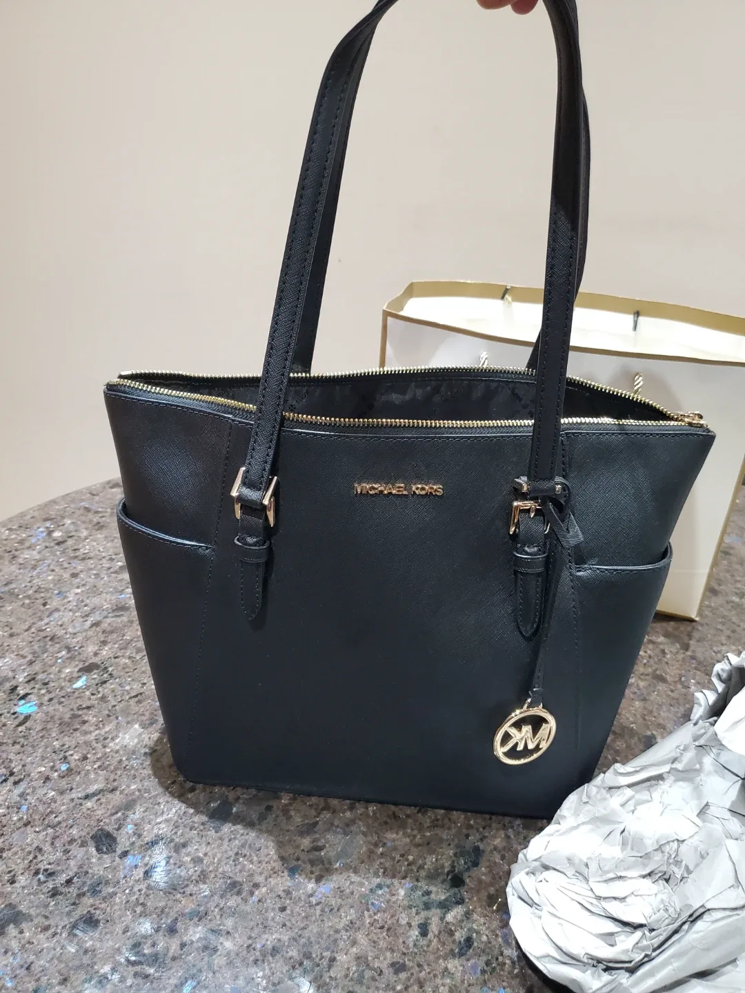 Michael Kors Black Tote Bag image indicator(2)