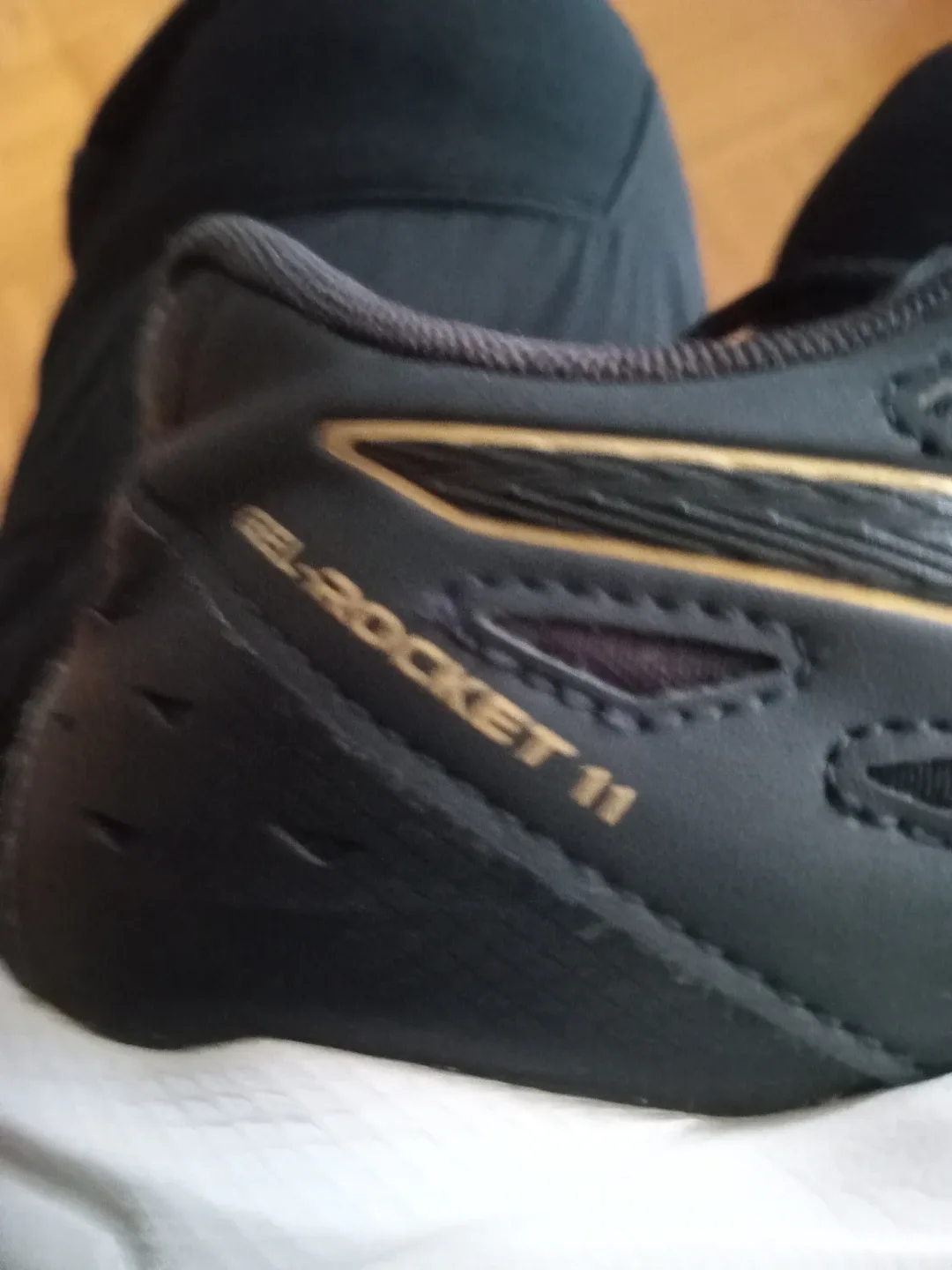 Asics Gel Rocket 9 Black/Gold Shoes image indicator(3)