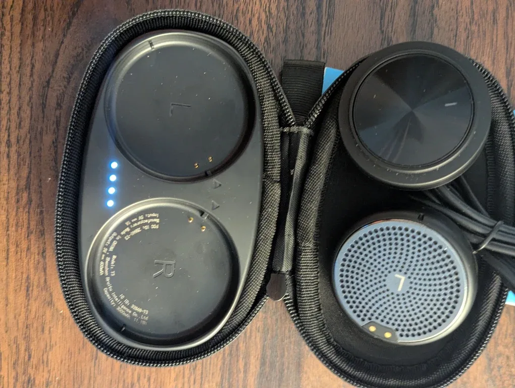 Skiing helmet speakers image indicator(3)