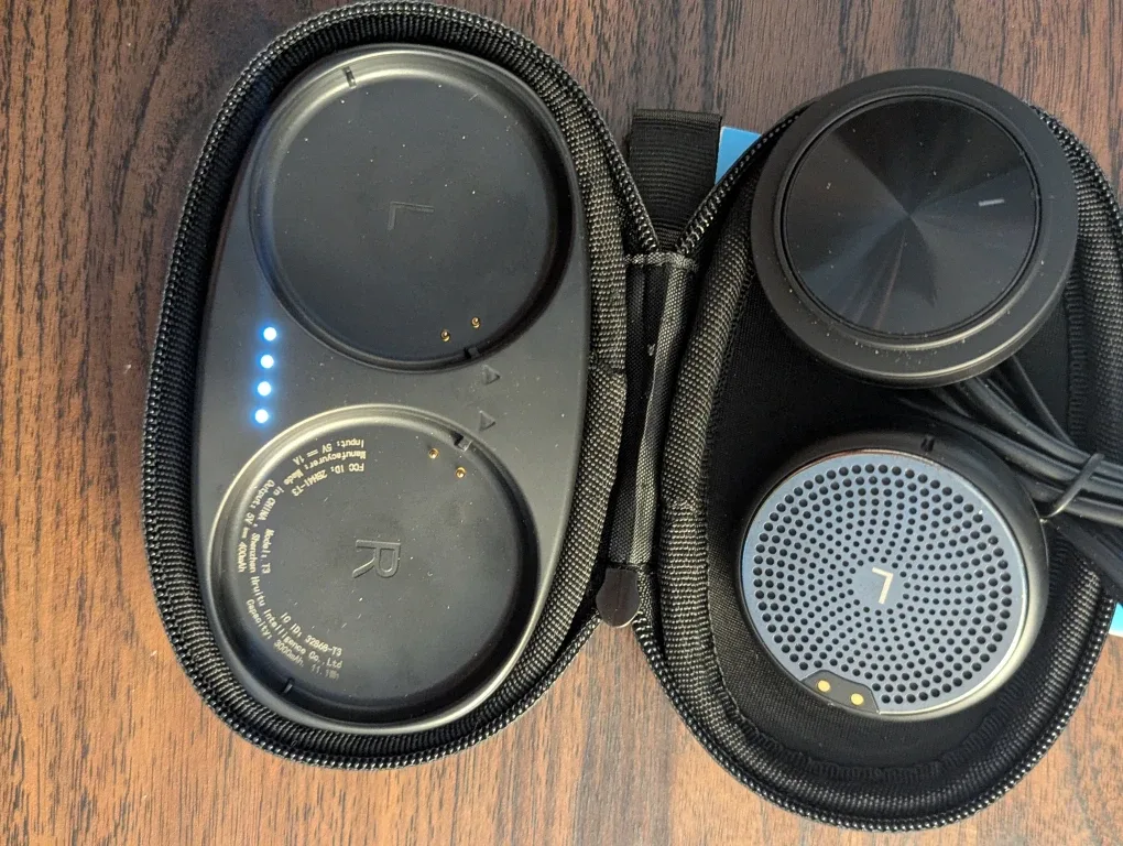 Skiing helmet speakers image indicator(4)