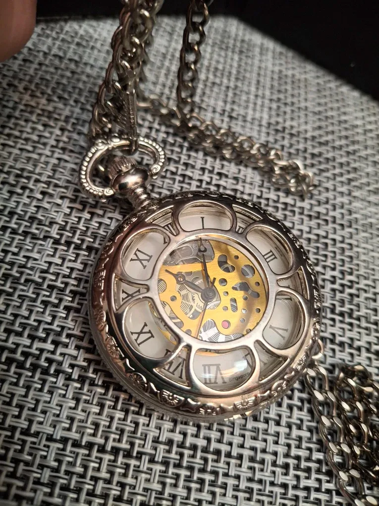 Vintage Style Silver Pocket Watch Necklace image indicator(5)