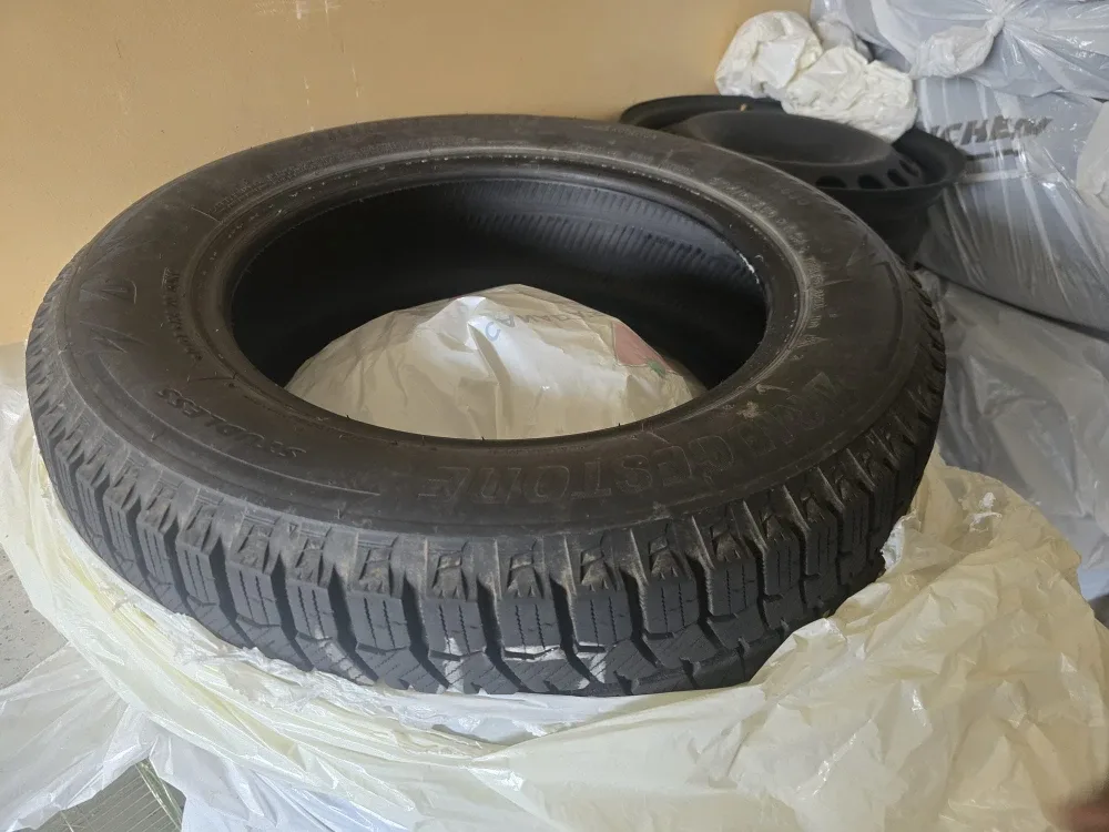 Bridgestone Winter Tire & Steel Rims image indicator(2)