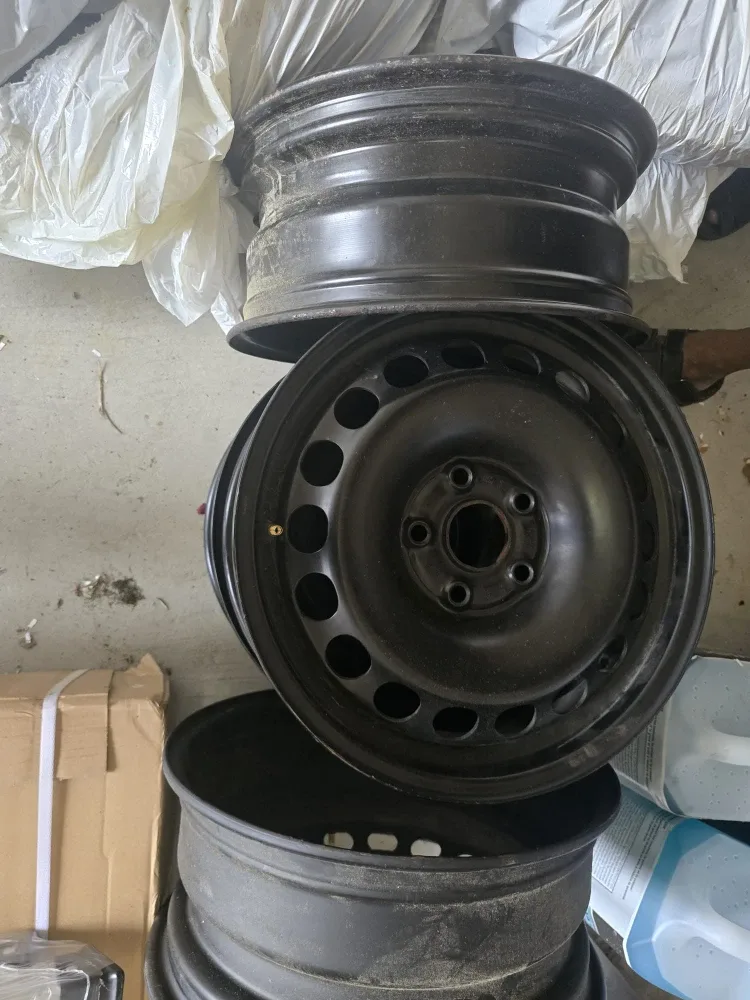 Bridgestone Winter Tire & Steel Rims image indicator(5)