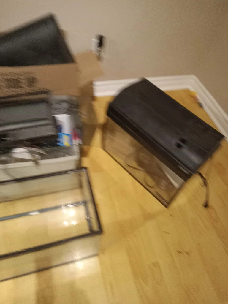 WaterHome Aquarium hood, tanks etc - photo 2