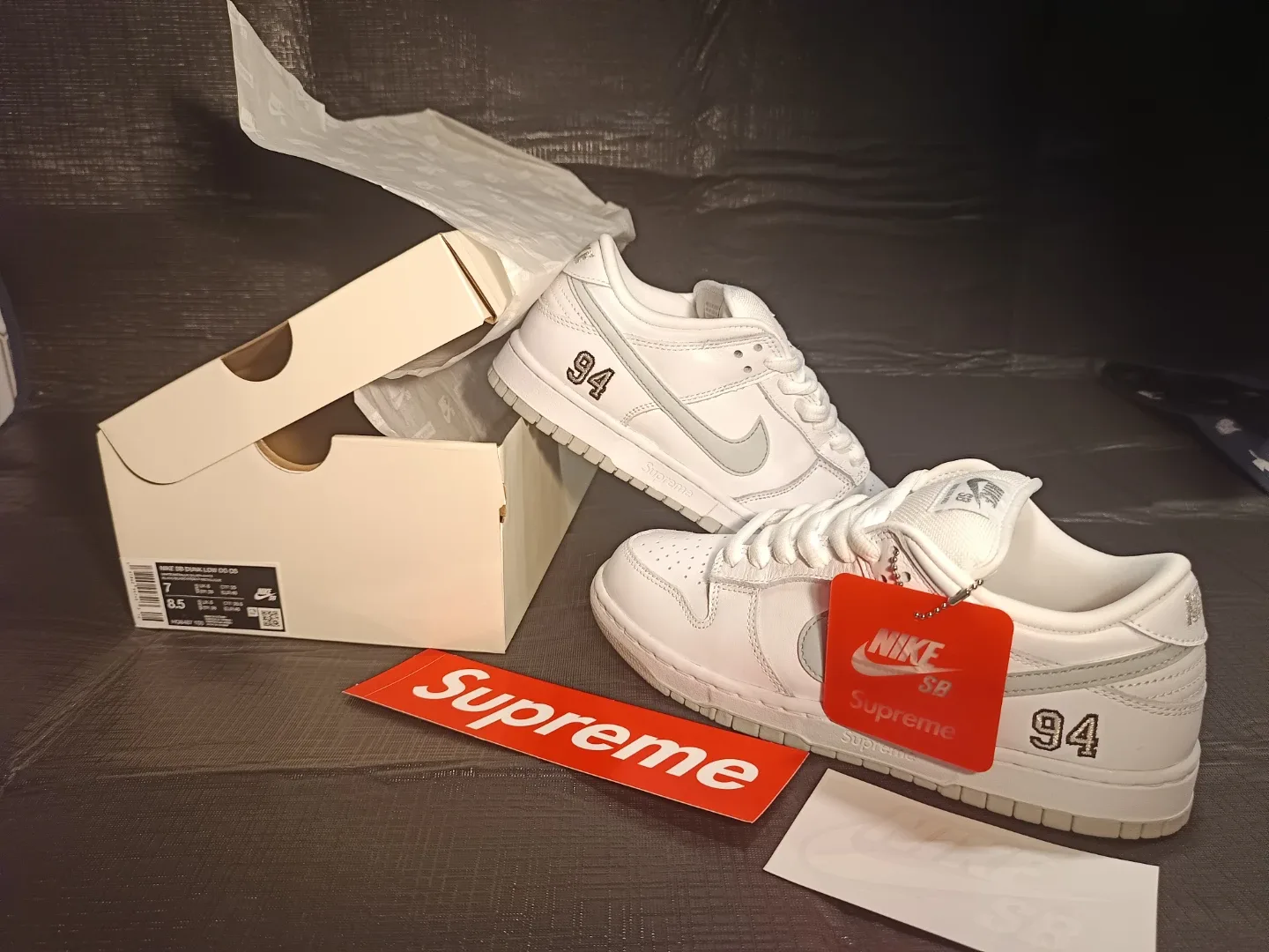 Christmas is coming! BRAND NEW Supreme Nike SB Dunk Low.