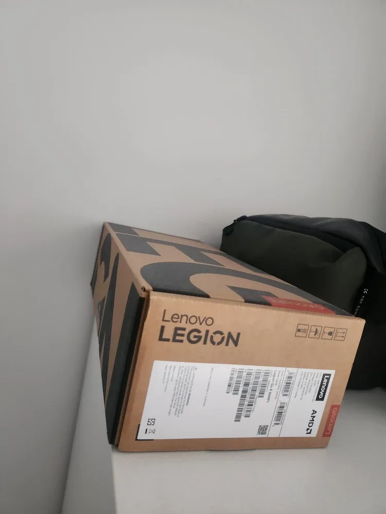 Lenovo Legion Go s 8" 120Hz Gaming Handheld - AMD Ryzen image indicator(4)