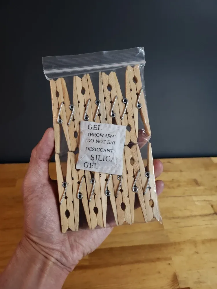 Wooden Clothespins 14pcs - New in Bag image indicator(2)