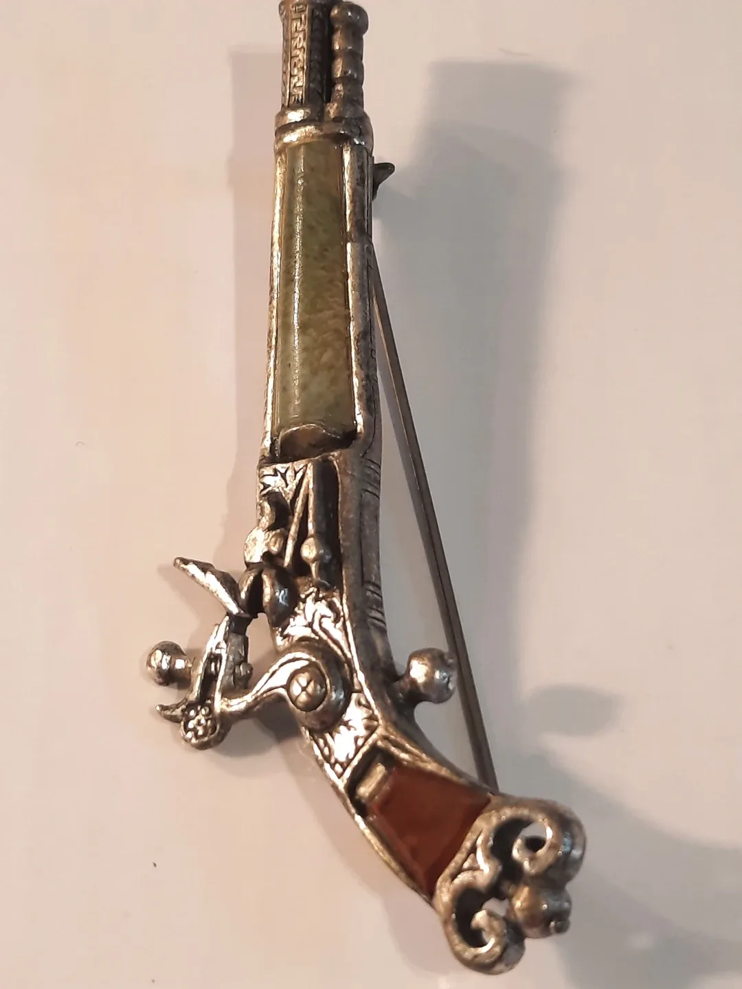 Vintage Pistol Brooch image indicator(9)