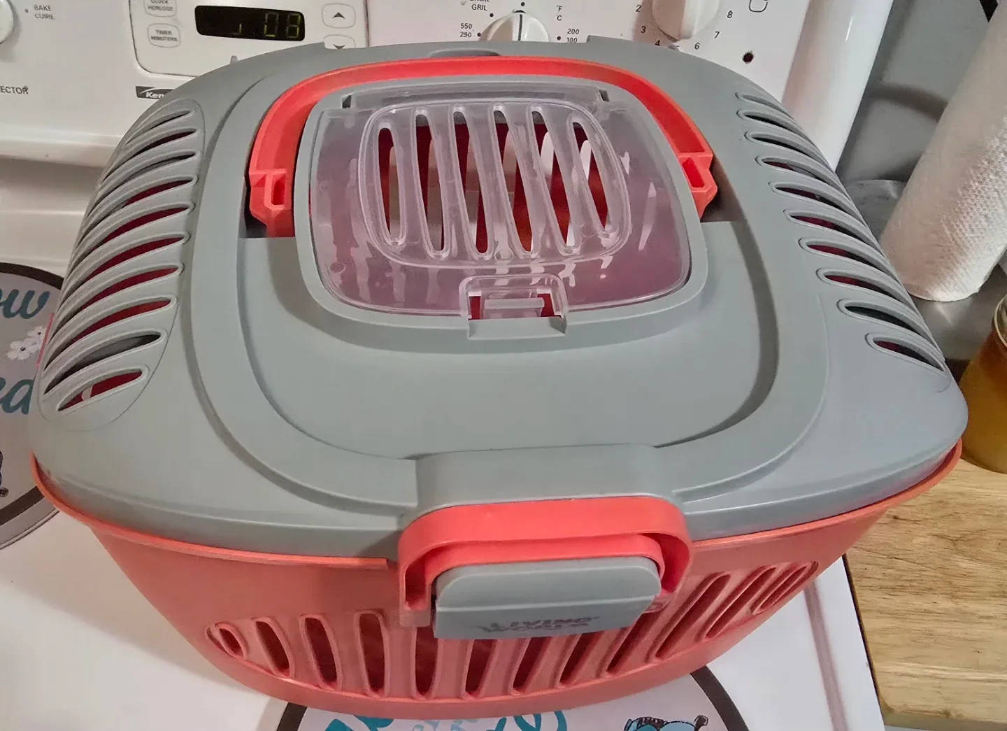 Living World Pet Carrier - Coral & Grey image indicator(3)