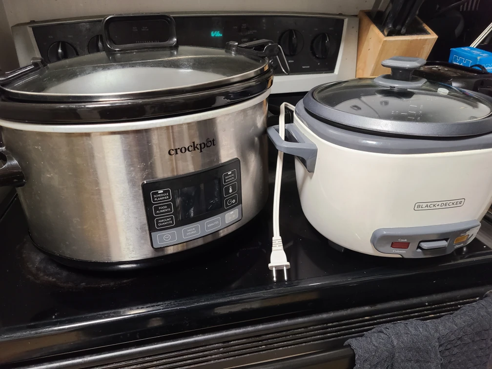 Crockpot Slow Cooker 6QT & Black+Decker Rice Cooker 8 Cup - photo 2