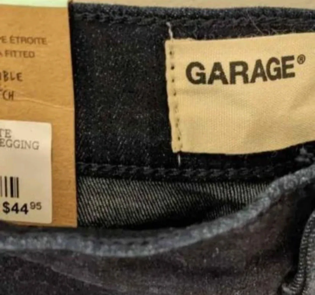 Brand New in Package Garage Jeans - Women's Size 7 image indicator(2)