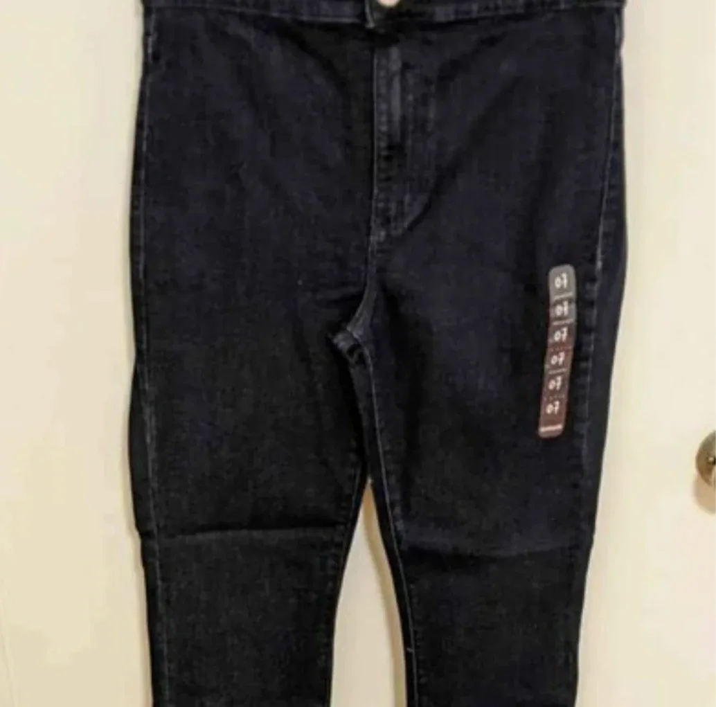 Brand New in Package Garage Jeans - Women's Size 7 image indicator(3)