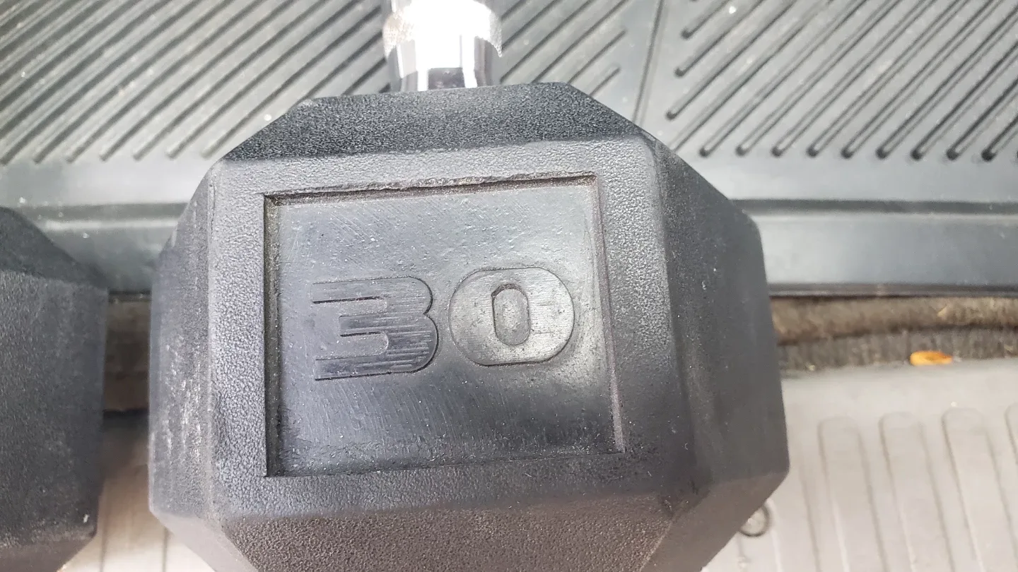 Dumbells 35 KG and 30 KG image indicator(3)