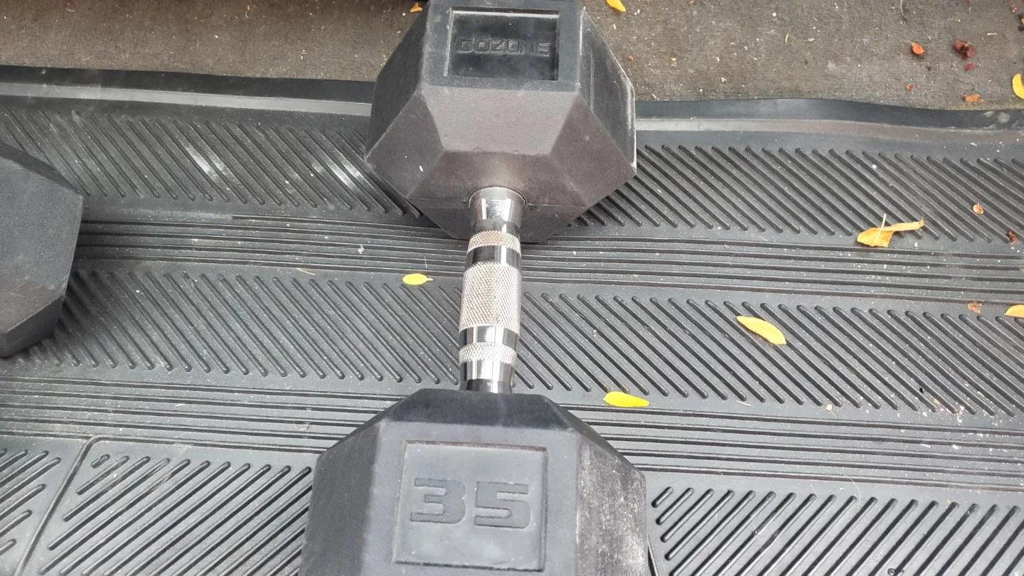 Dumbells 35 KG and 30 KG image indicator(6)