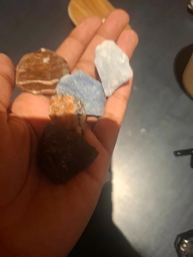 Assorted Rocks and Minerals image indicator(2)
